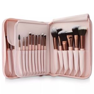 LUXIE 30 Piece Rose Gold Brush Set